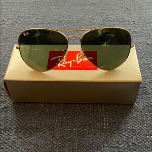 Ray-Ban Gold Frame Aviator Sunglasses with black Lenses